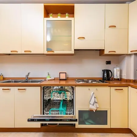 La Primavera Spacious *