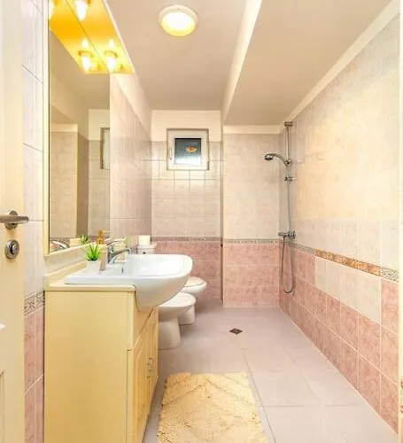 La Primavera Spacious Daire *