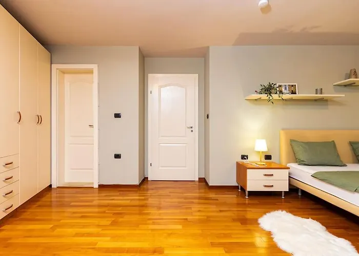 La Primavera Spacious Daire