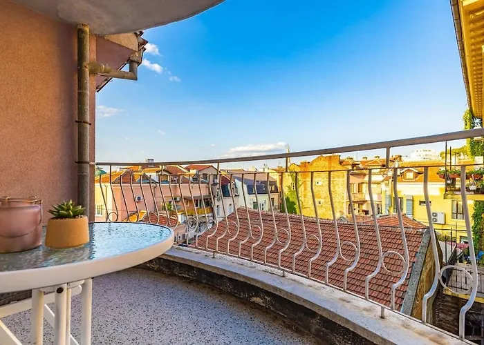 La Primavera Spacious Daire *